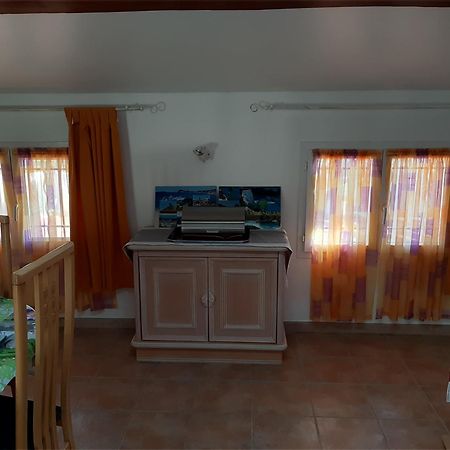 Les Lauriers Villa Ле Кастеле Екстериор снимка