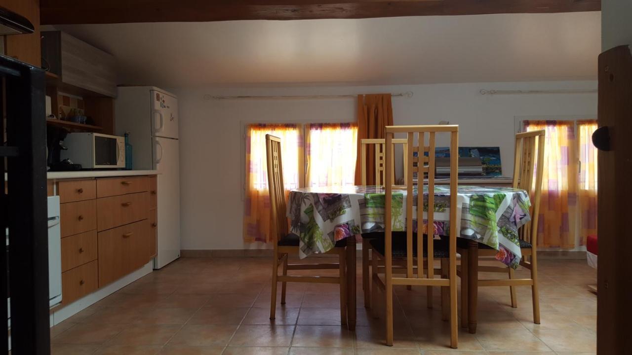 Les Lauriers Villa Ле Кастеле Екстериор снимка