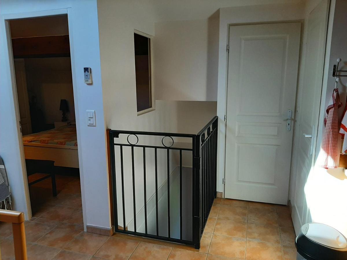 Les Lauriers Villa Ле Кастеле Екстериор снимка